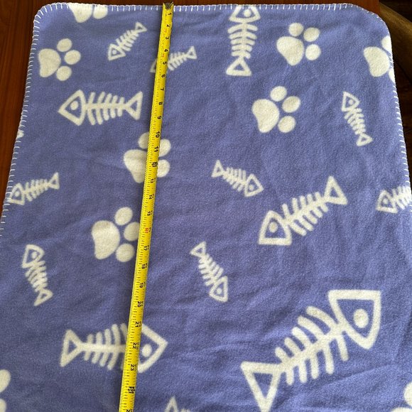 Brand New Fleece Dog Blankets- 3 Sets (Each set contains 6 pieces) NWT - Picture 1 of 6